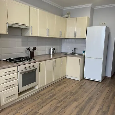 Затишні Апартаменти Two Chernivtsi Exterior photo
