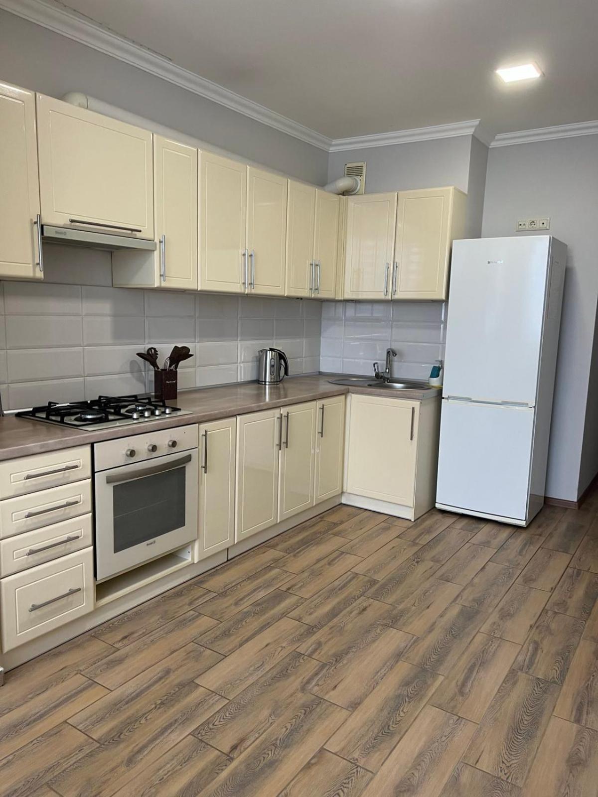затишні Two Apartment *