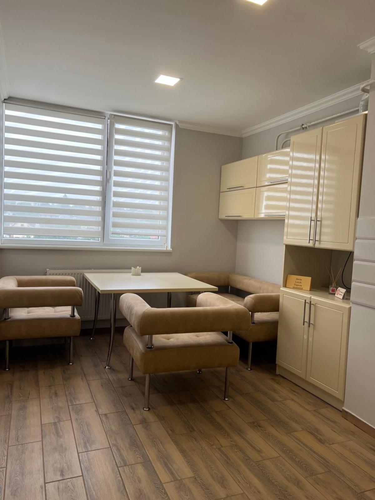 затишні Two Apartment